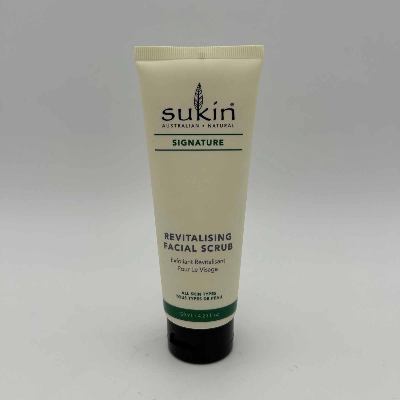 Sukin Signature Revitalising Facial Scrub 125mL